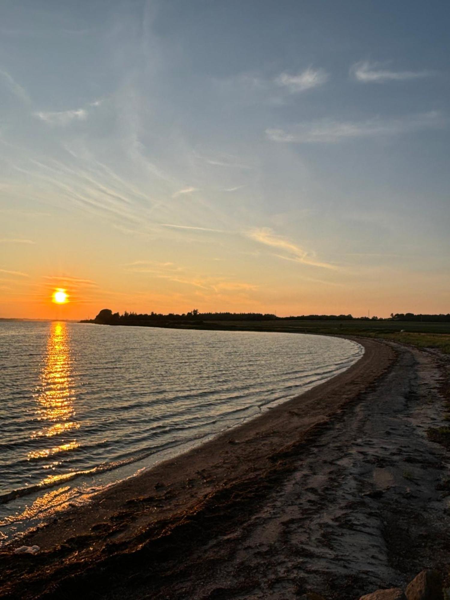 Nedlagt Gard I Naturen Med Ro Og Fred Og Samtidig Taet Pa Strand Og Fiskeri Og Indkobsmuligheder Нордборг Екстер'єр фото